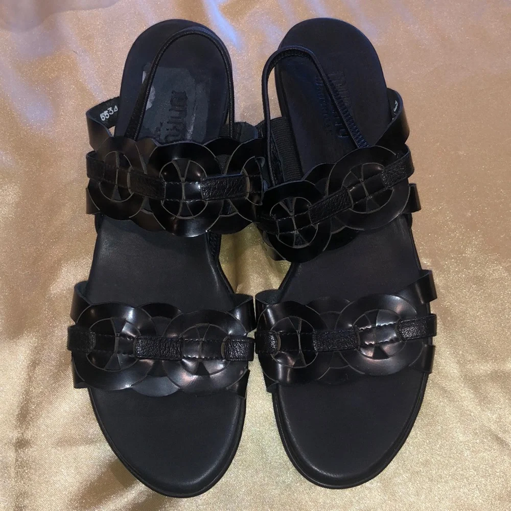 NWOB Munro sandal walking wedge shock absorbing heel black